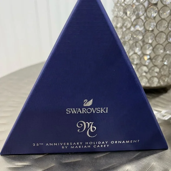 New Swarovski original box and Sleeve Mariah Carey  Holiday Ornament - Picture 3 of 4